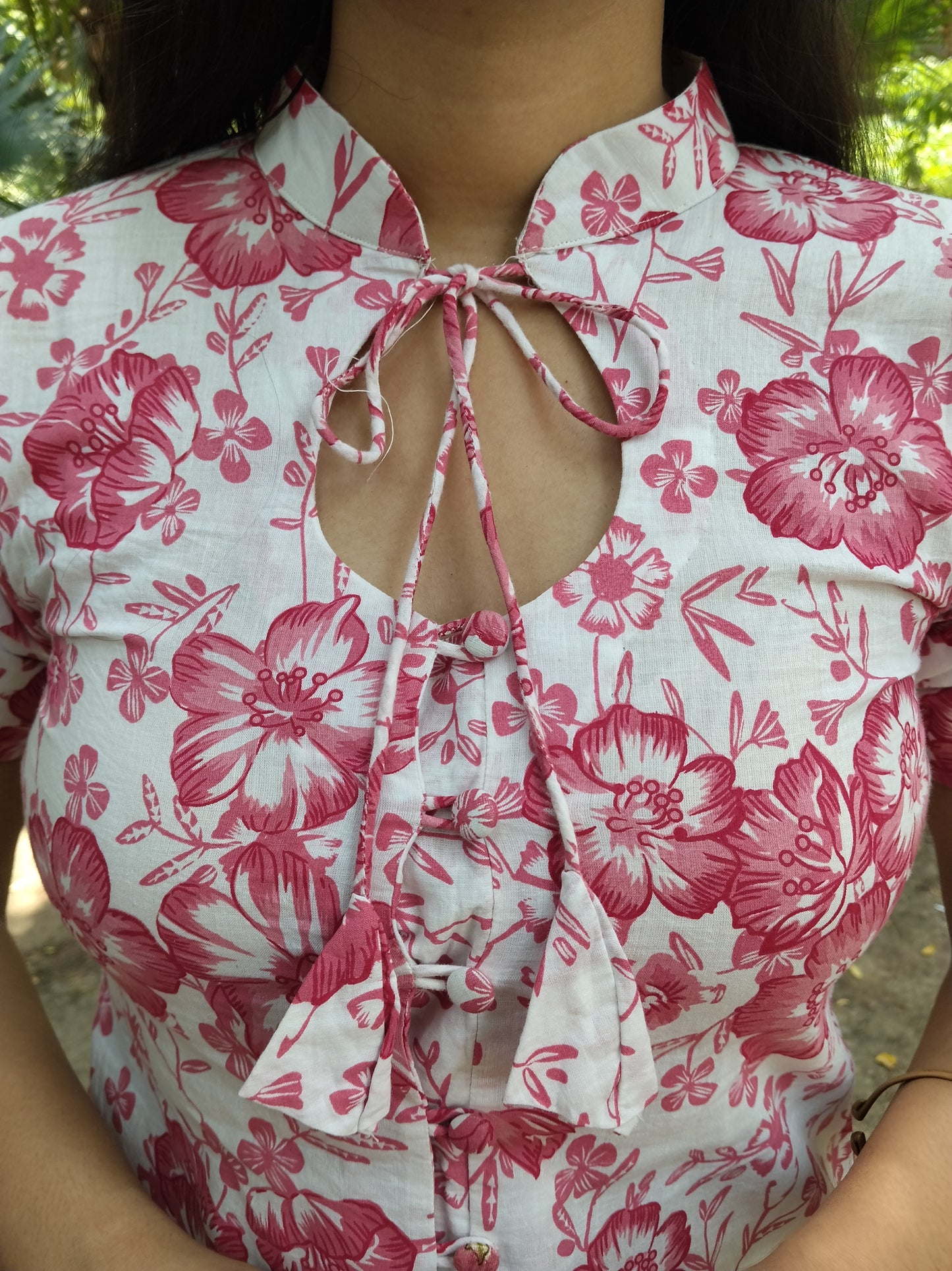 Madhubala Collar Top| Pink & White Puff Sleeve