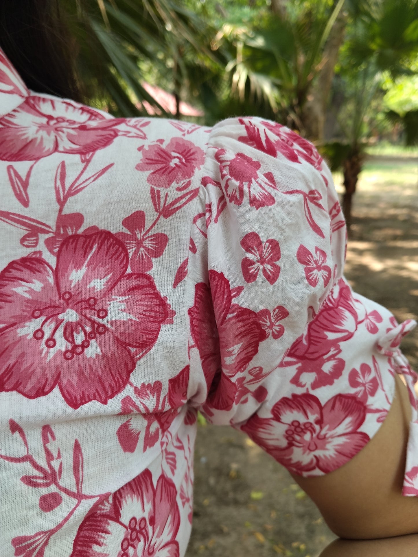 Madhubala Collar Top| Pink & White Puff Sleeve