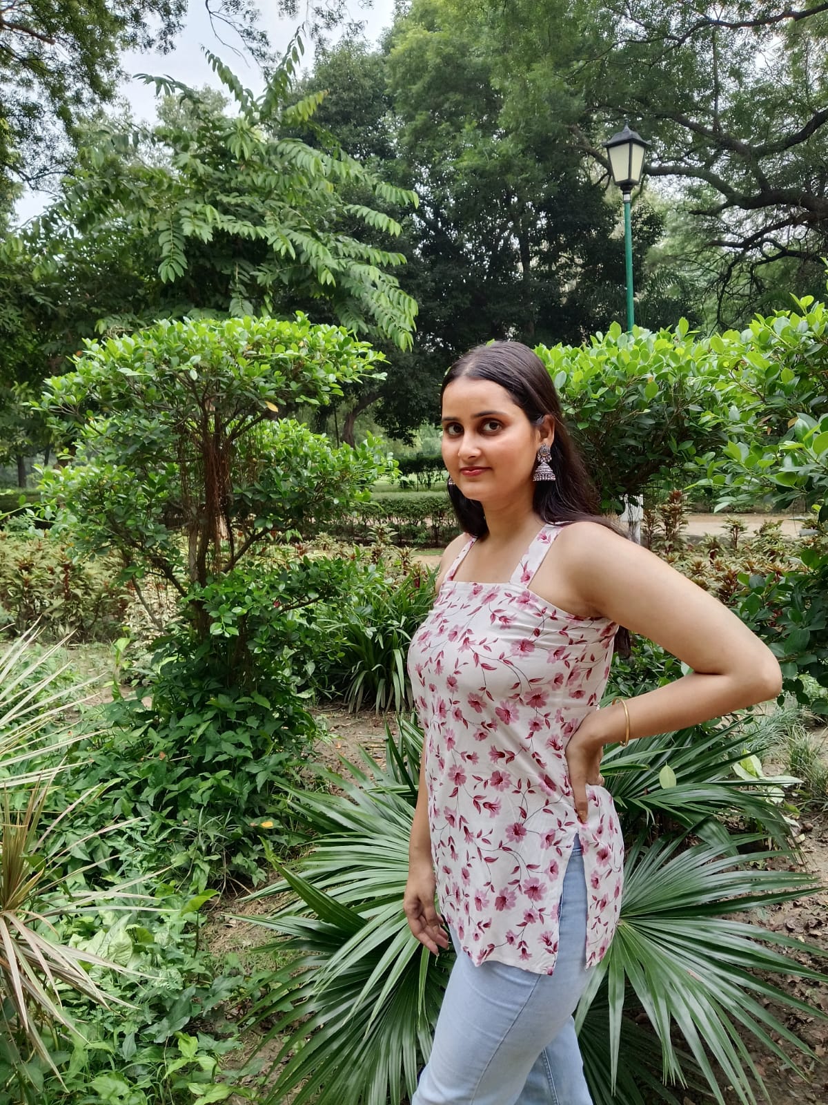 White whisper sleeveless kurti