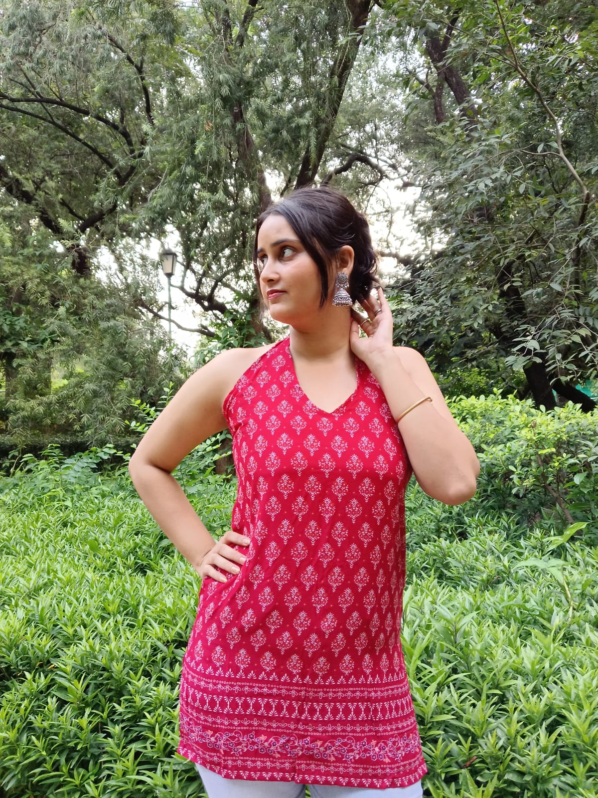 Red vintage strapless kurti