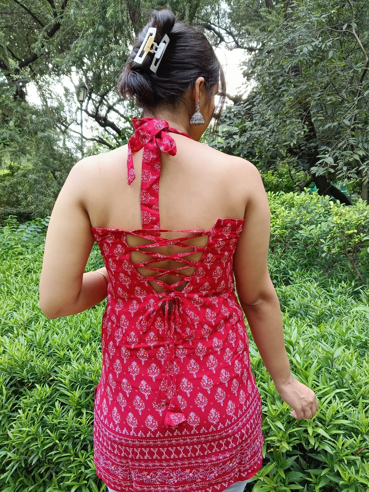 Red vintage strapless kurti